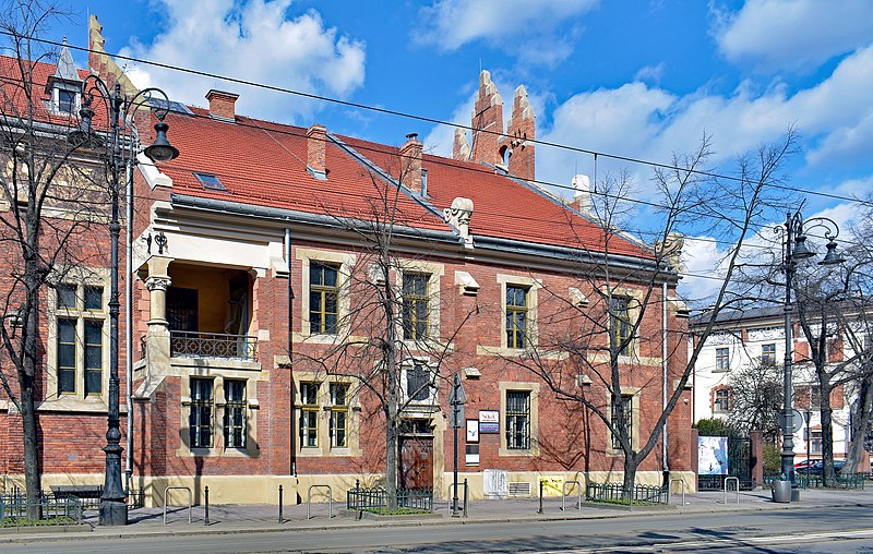 File:"Sokół” Polish Gymnastic Society building, main view, 27 Piłsudski street, Kraków, Poland.jpg