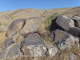 Պարսպաշարերի խոշոր քարերը