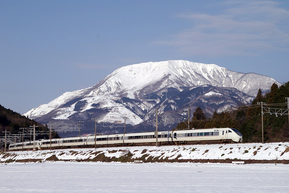 Datei 伊吹山と東海道本線 Panoramio Jpg Wikipedia