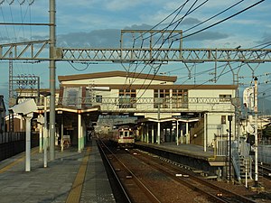 近鉄南大阪線・尺土駅にて Shakudo stasiun 2011.8.30 - panoramio.jpg