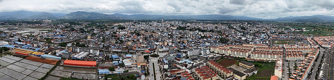 File:陇川县天际线 - 全景 - 2024-05-28 01.jpg