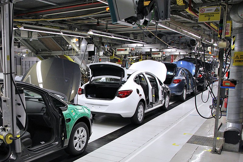 File:002 Production line - car assembly line in General Motors Manufacturing Poland - Gliwice, Poland.jpg