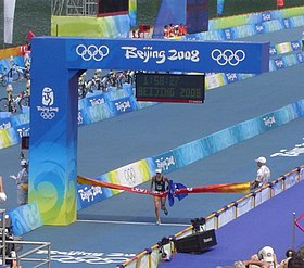 2008 Olympic triathlon women - Emma Snowsill winning.JPG