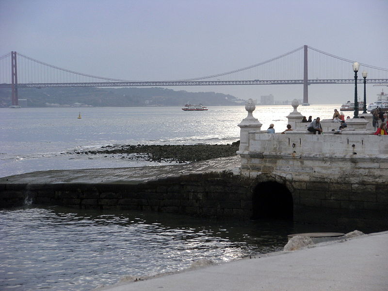 File:20121023 0059 Lisbon 46.jpg