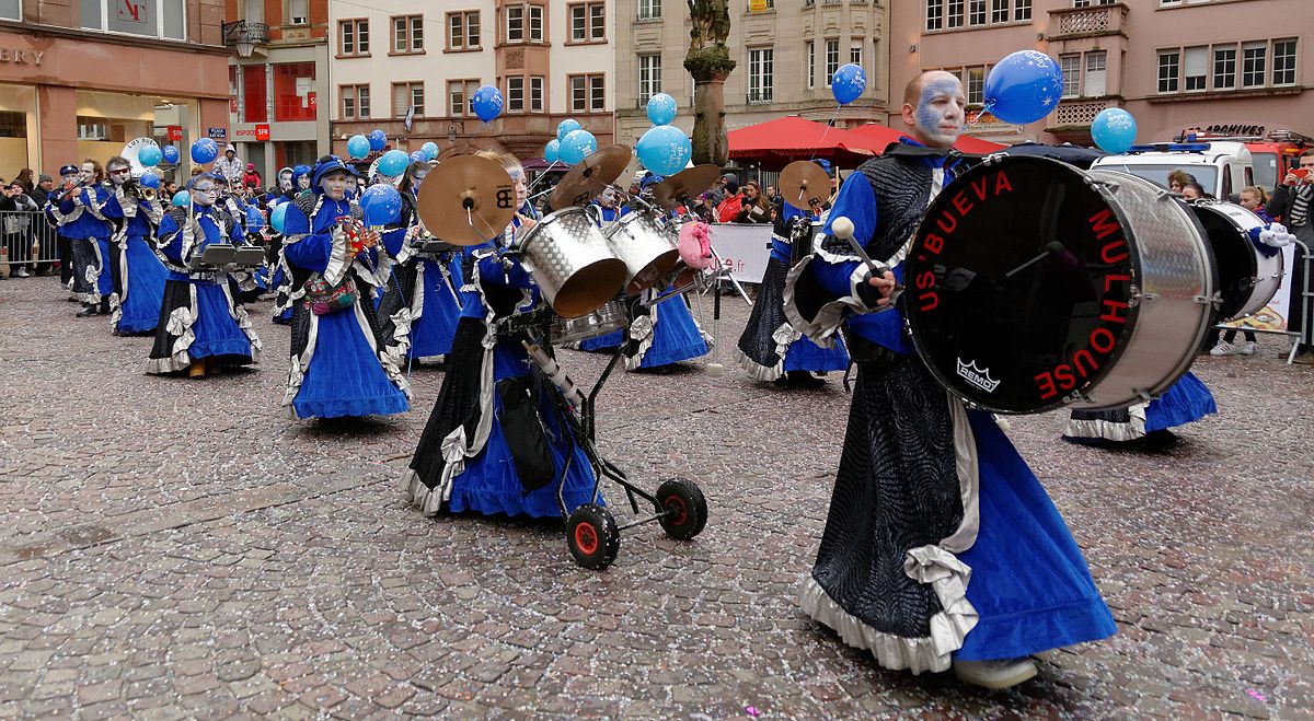 Doodt tempo Ideaal carnaval - WikiWoordenboek