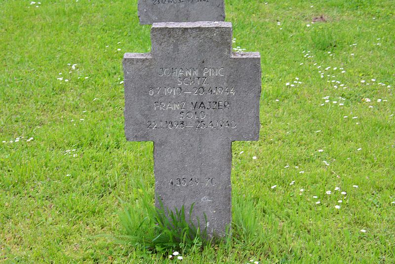 File:2016-05-19 GuentherZ Wien11 Zentralfriedhof Gruppe97 Soldatenfriedhof Wien (Zweiter Weltkrieg) (036).jpg