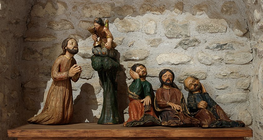 圖為橄欖山上的耶穌和睡着的門徒（15世紀），攝於法國東比利牛斯省科達萊特的聖米歇爾山隱修院。今天是西方基督教的神聖星期四。