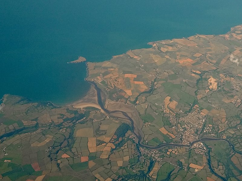 File:Afon Teifi estuary, Ceredigion and Pembrokeshire.jpg