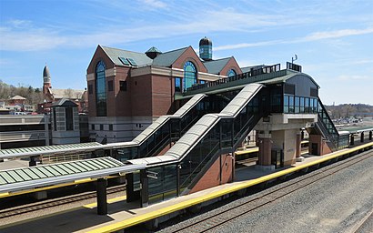Albany-Rensselaer Rail Station - View from the NW on the Herrick Street Bridge.jpg