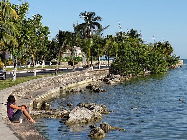 Along Boulevard Bahia, Chetumal