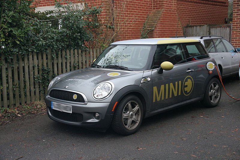 File:An Electric MINI - geograph.org.uk - 1710621.jpg