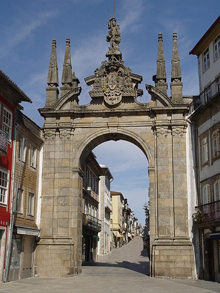 File:Arco da porta nova Braga.jpg