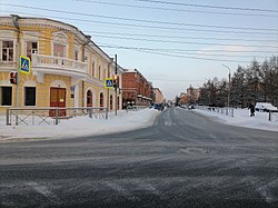 Начало улицы от Набережной Северной Двины