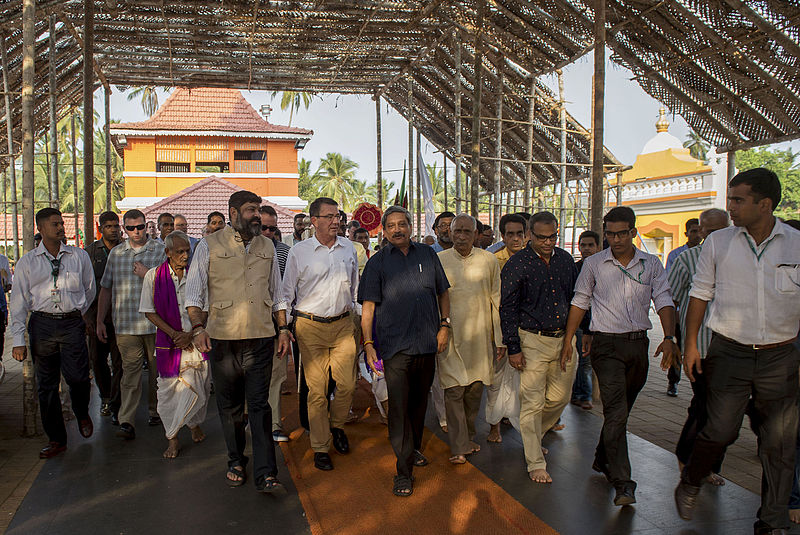 File:Ash Carter India 160410-D-DT527-095 (26285542861).jpg