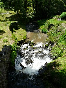 Kaskaden im Ruisseau des Belles-Dames an der Papiermühle