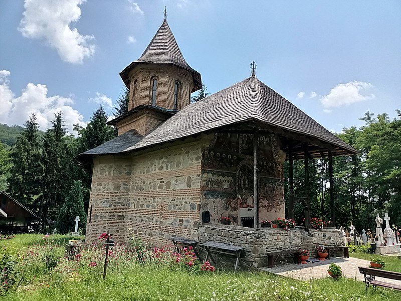 File:Biserica Brădet - monument istoric.jpg