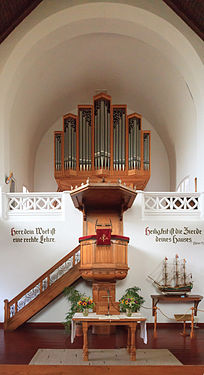 Altar und Orgel der Reformierten Kirche