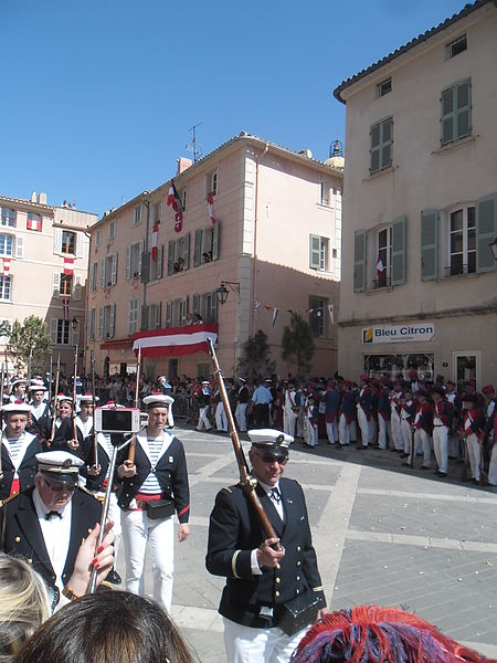 File:Bravades de Saint Tropez (2).JPG