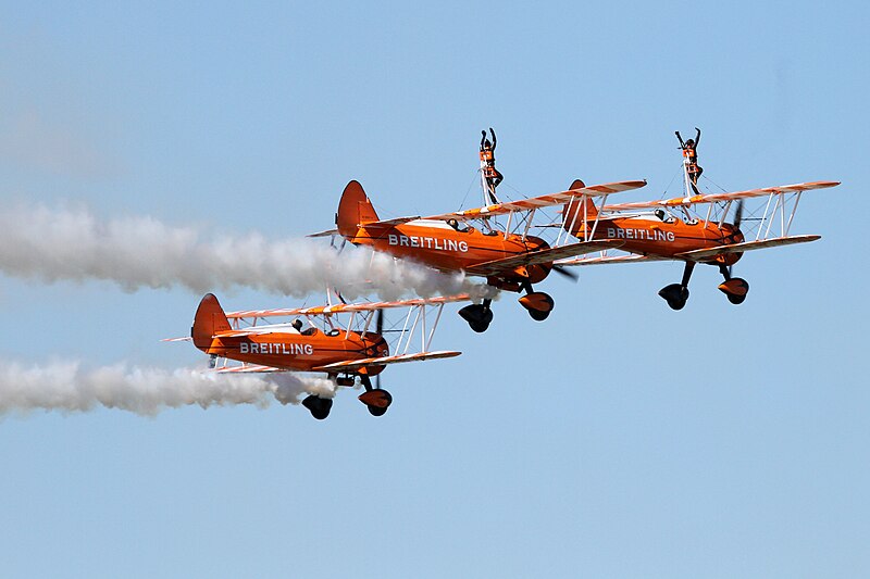 File:Breitling Wingwalkers 07 (5969550176).jpg