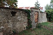 Deutsch: Rückseitige Gartenmauer des Gliedererhofes in Brunn am Gebirge