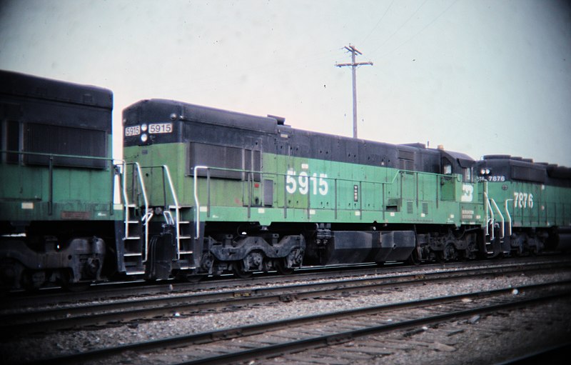 File:Burlington Northern BN 5915 (U30C) (10569681454).jpg