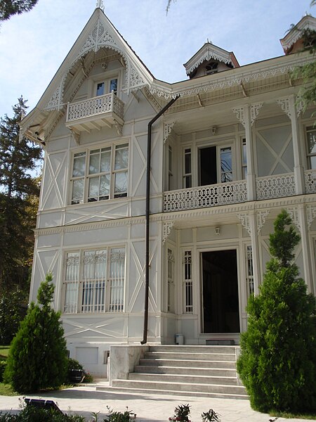 File:Bursa Atatürk Müzesi.JPG