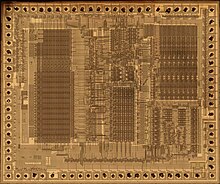 Agnus chip (MOS Technology 8370 R3) CBM 8370R3 top metal.jpg