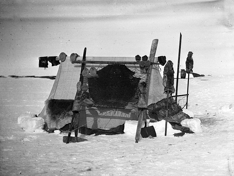 File:Camp at Tikkoot, Hudson Strait (69047).jpg