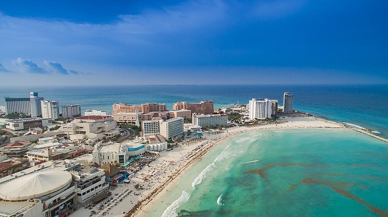 File:Cancun Strand Luftbild (22179809191).jpg