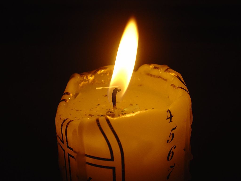 https://upload.wikimedia.org/wikipedia/commons/thumb/9/9f/Candle-calendar.jpg/1024px-Candle-calendar.jpg