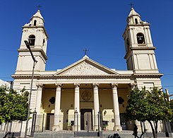 Catedral de Santiago del Estero (fachada).jpg