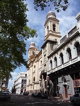 Montevideo Metropolitan Katedrali bölümünün açıklayıcı görüntüsü