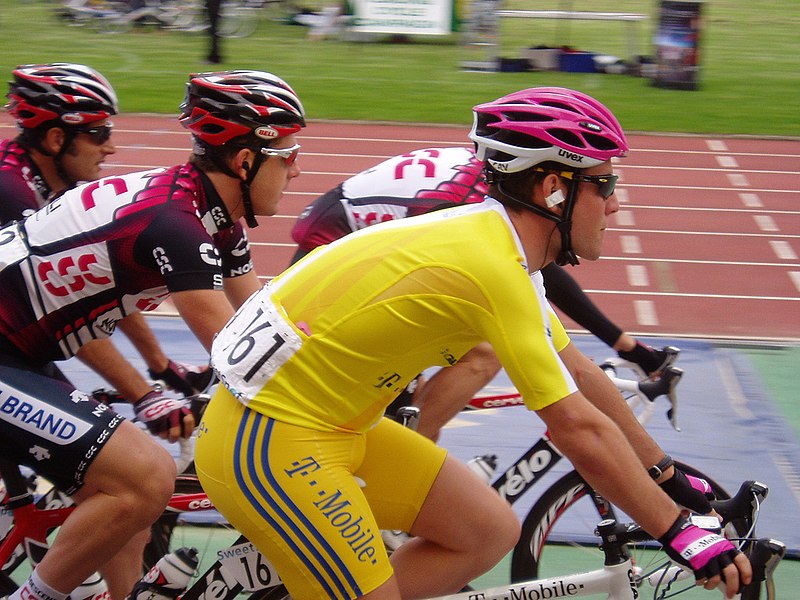 File:Cavendish yellow jersey.jpg