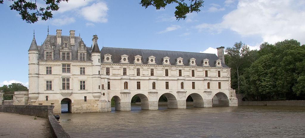 1024px-Châteaux_de_la_Loire_(165222965).jpg (1024×466)