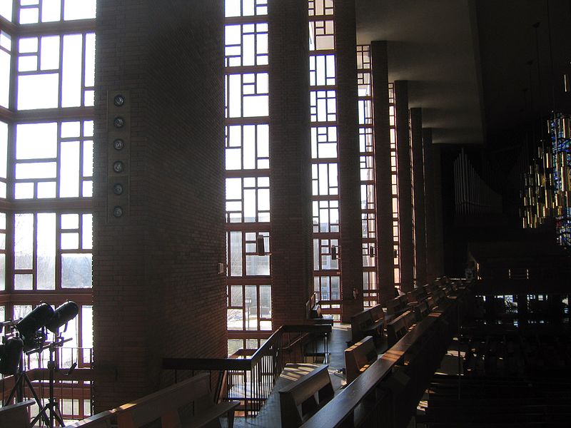 File:Chapel windows from pulpit.JPG