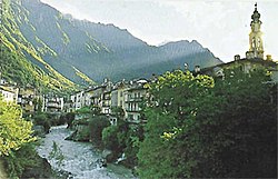 Blick auf das Bregaglia-Tal von Chiavenna.