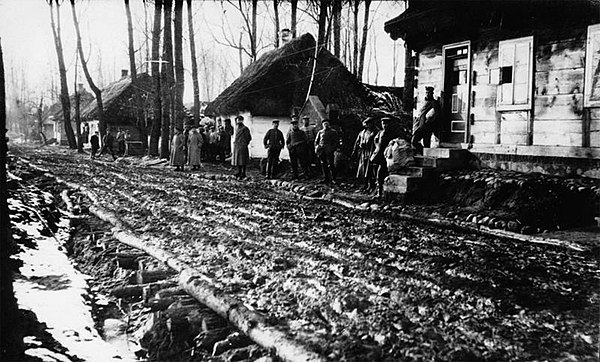 German soldiers by corduroy road in the village of Polesia (Ukraine, 1918)