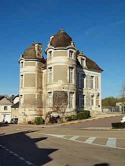 Courson-les-Carrières-FR-89-mairie-a2.jpg