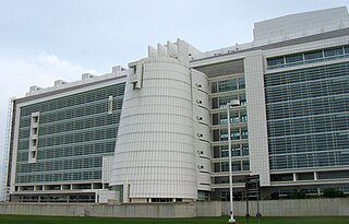 <span class="mw-page-title-main">Alfonse M. D'Amato United States Courthouse</span> Federal courthouse in Central Islip, New York