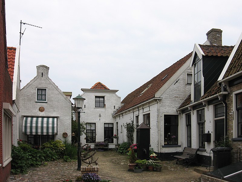 File:Den Burg - Weverstraat 63-65-67.jpg