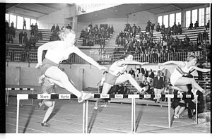 Deutsche Leichtathletik-Hallenmeisterschaften 1957 (Kiel 12.907).jpg