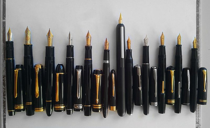 File:Different fountain pens.jpg