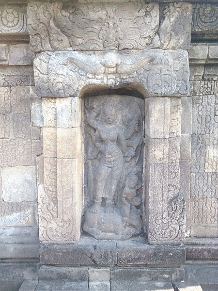 File:Durgha statue in northern niche of Sambisari temple.jpg