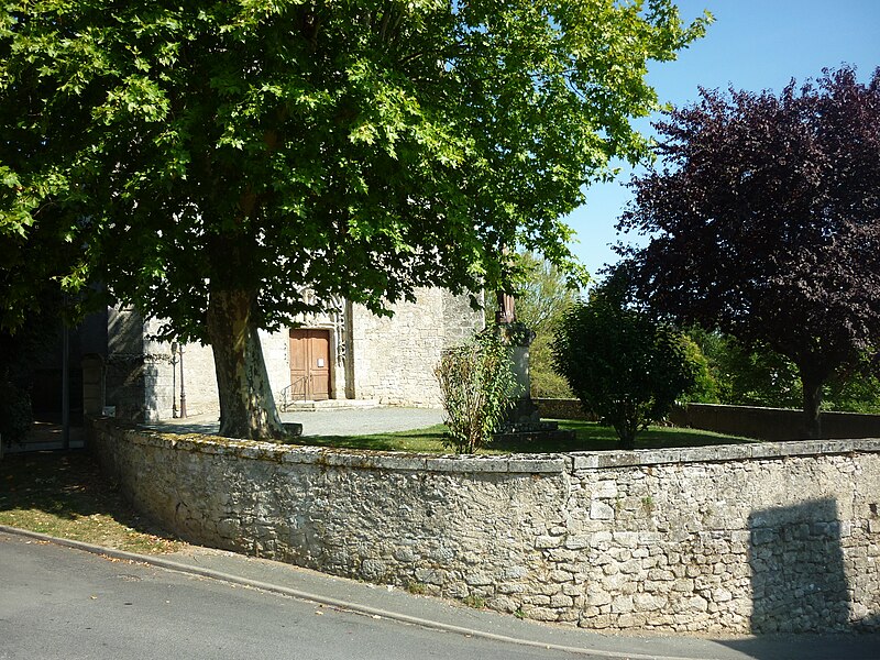 File:Eglise-Saint-Méard-de-Gurçon3.jpg