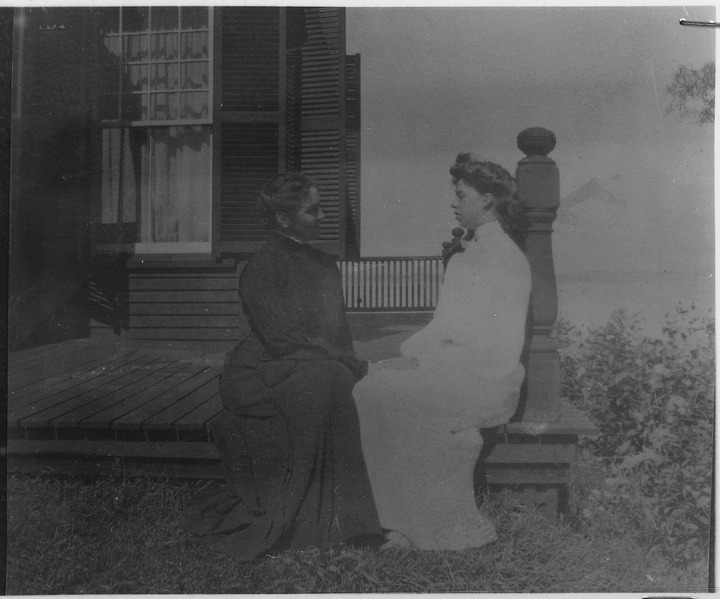 File:Eleanor Roosevelt and Sara Delano Roosevelt at Campobello - NARA - 196962.tif