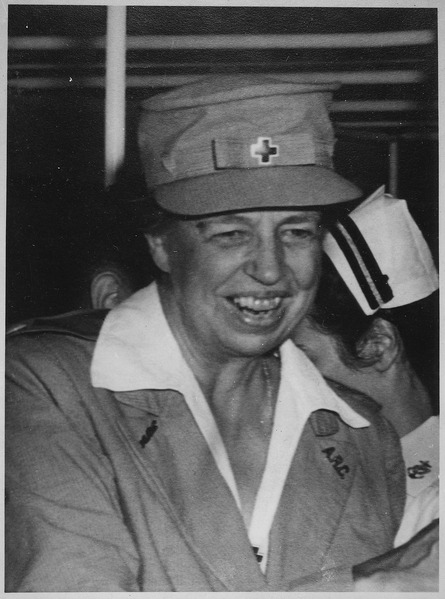 File:Eleanor Roosevelt at Pearl Harbor - NARA - 197254.tif