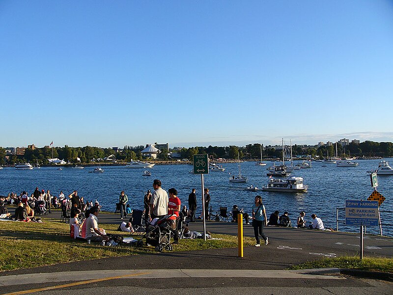 File:English Bay, 3 août 2008, 4.jpg