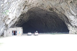 Entrada a la cueva de Bédeilhac