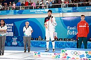 Deutsch: Fechten bei den Olympischen Jugend-Sommerspielen 2018: Tag 1, 7. Oktober 2018, Jungen, Säbel, Siegerehrung - Gold: Krisztián Rabb (HUN), Silber: Hyun Jun (KOR), Bronze: Mazen Elaraby (EGY); Medaillen überreicht durch IOC-Mitglied Britta Heidemann, Maskottchen überreicht durch FIE-Generalsekretär Emmanuel Katsiadakis English: Fencing at the 2018 Summer Youth Olympics at 7 October 2018 – Boys' sabre Medal ceremony – Gold: Krisztián Rabb (HUN), Silver: Hyun Jun (KOR), Bronze: Mazen Elaraby (EGY); Medal presenter: IOC member Britta Heidemann, Mascot presenter: FIE Secretary General Emmanuel Katsiadakis