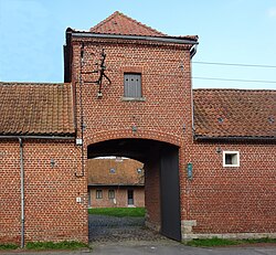 Ferme classée de 1877, façade sise 1 Rue Louis Guislain Nomain.